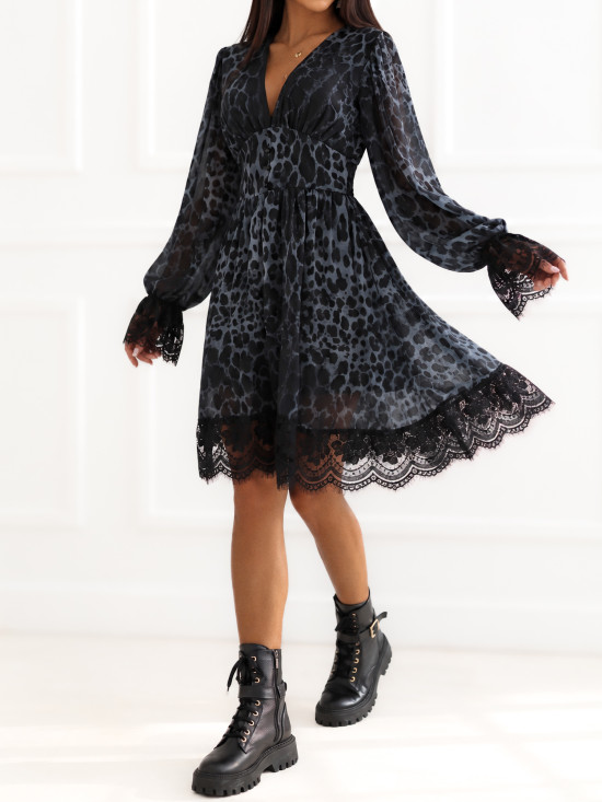 Czarna rozkloszowana sukienka z koronką i motywem zwierzęcym