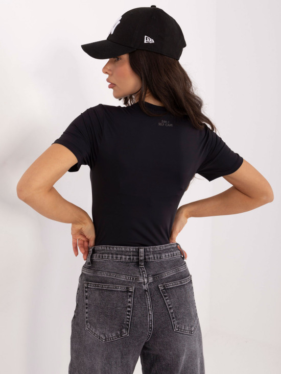 Czarna gładka bluzka z krótkim rękawem