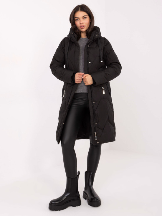 Długi czarny pikowany płaszcz z kapturem