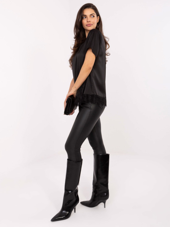 Czarna elegancka bluzka z koronką