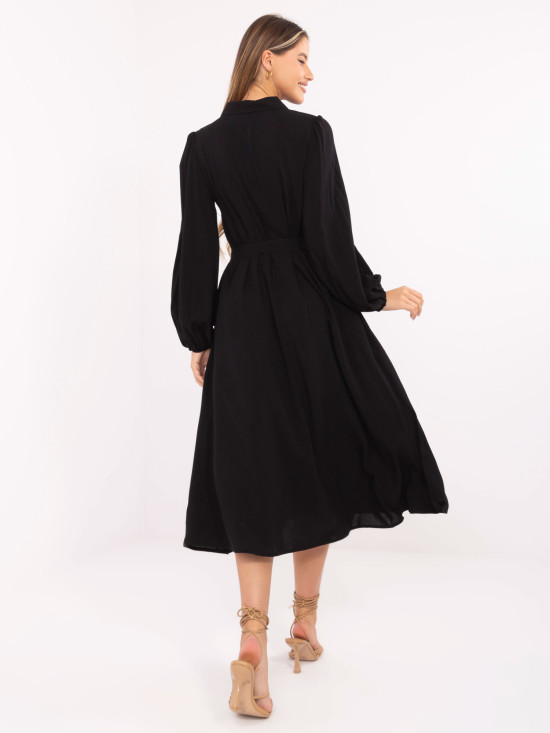 Elegancka czarna midi sukienka z długim rękawem