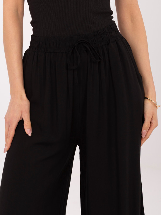 Czarne spodnie palazzo z wiskozy