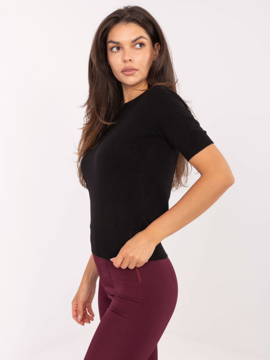 Elegancki czarny sweter
