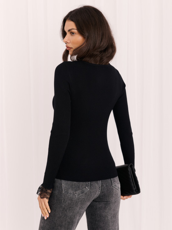 Czarny elegancki sweter z koronką
