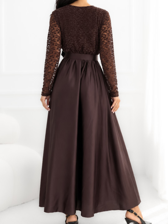 Elegancka brązowa sukienka maxi z koronką i paskiem