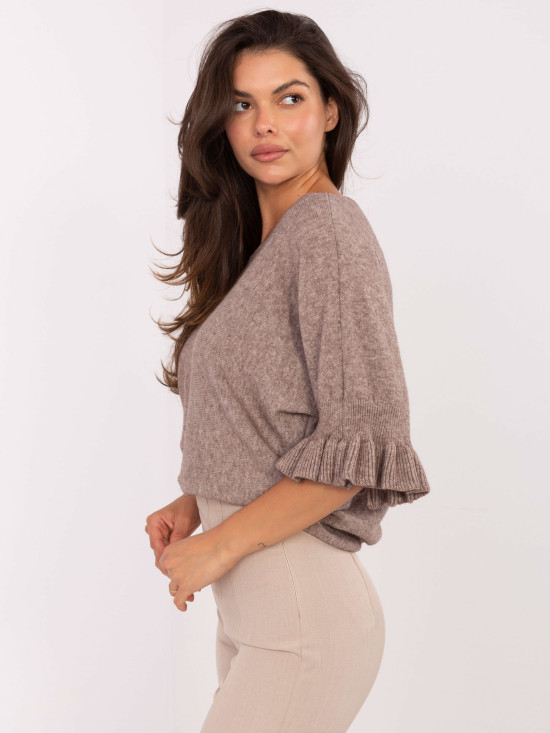 Elegancki beżowy sweter z 3/4 rękawami