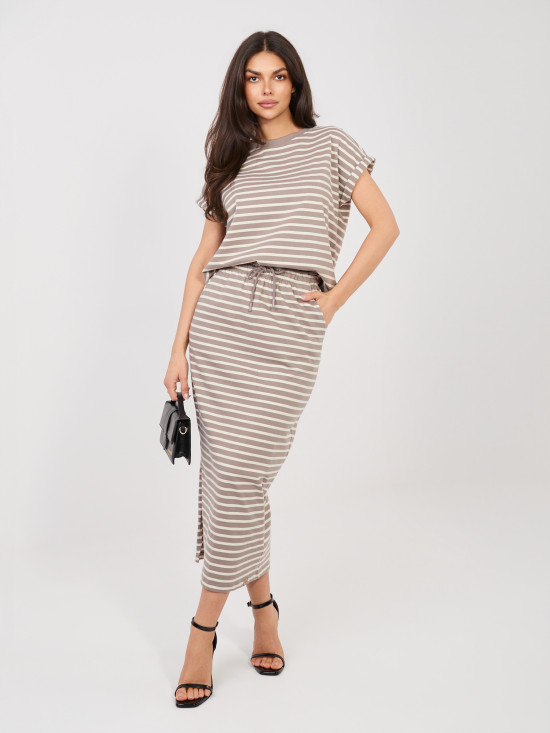 Beżowa spódnica midi w paski z kieszeniami