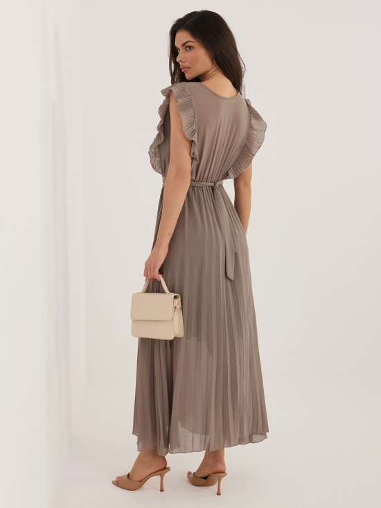 Beżowa rozkloszowana sukienka midi z paskiem