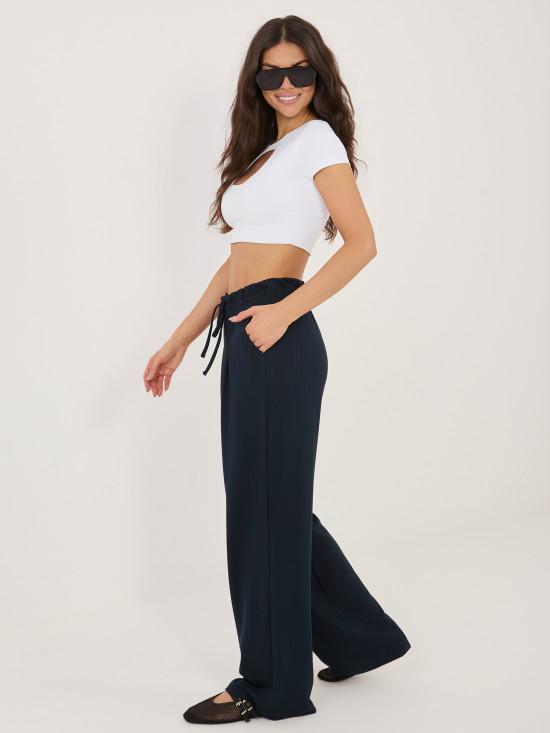 Granatowe spodnie dresowe z paskami i wysokim stanem