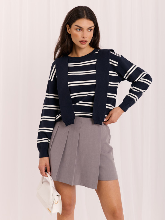 Granatowy sweter w paski z okrągłym dekoltem