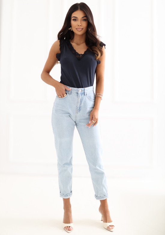 Granatowy prążkowany top z koronką i dekoltem w serek