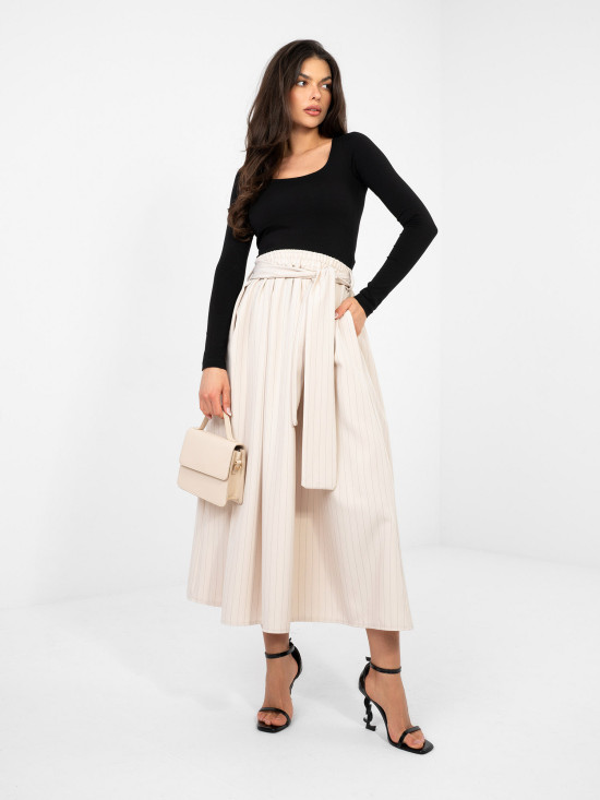 Beżowa elegancka spódnica midi w paski z paskiem