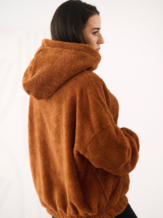 Beżowa bluza z kapturem i kieszenią