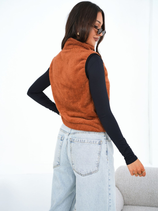 Beżowa kamizelka futrzana