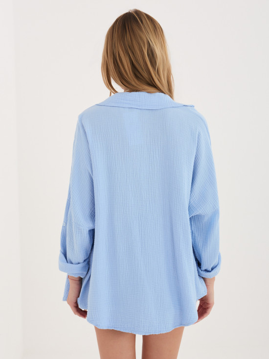 Jasnoniebieska koszula bawełniana z kołnierzykiem