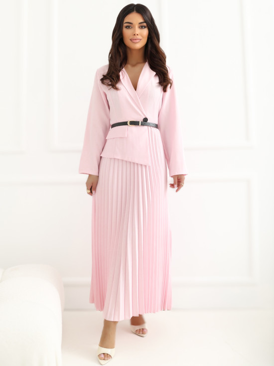 Elegancka rozkloszowana sukienka midi z paskiem i kołnierzykiem, różowa