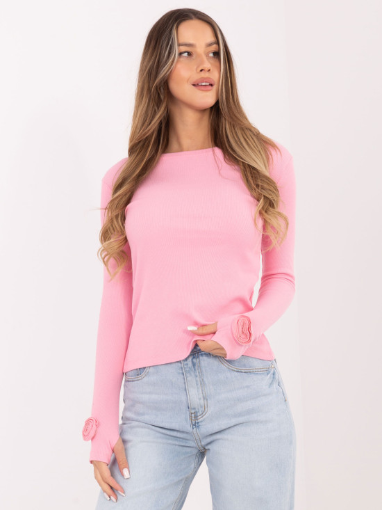 Jasnoróżowa prążkowana bluzka z długim rękawem
