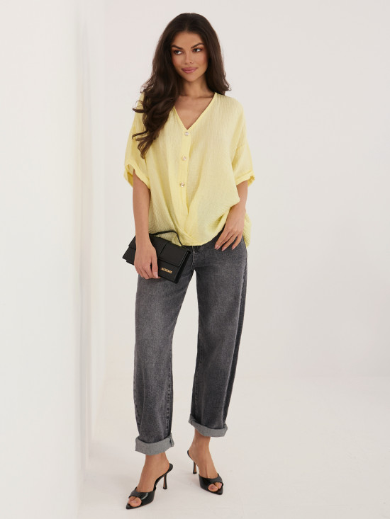 Żółta bluzka z dekoltem V i krótkim rękawem