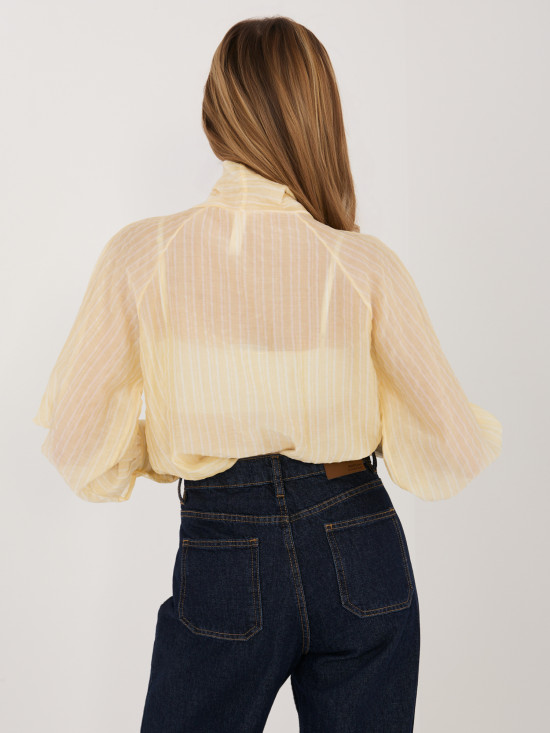 Jasnożółta koszula w paski z wiązaniem