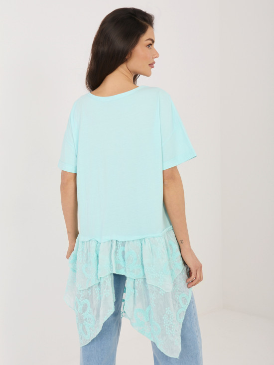 Miętowa bawełniana bluzka z falbaną i haftem