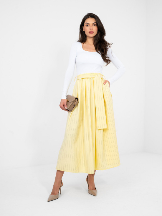 Jasnożółta elegancka spódnica midi w paski z paskiem