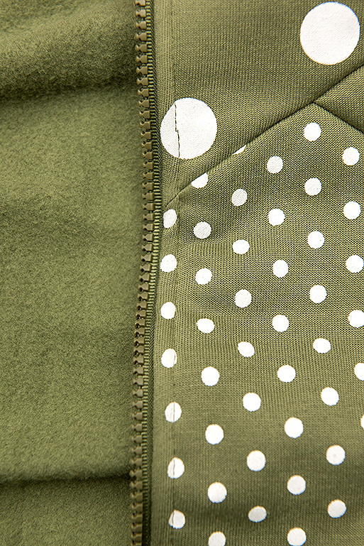 Komplet dresowy w kropki khaki/czarny