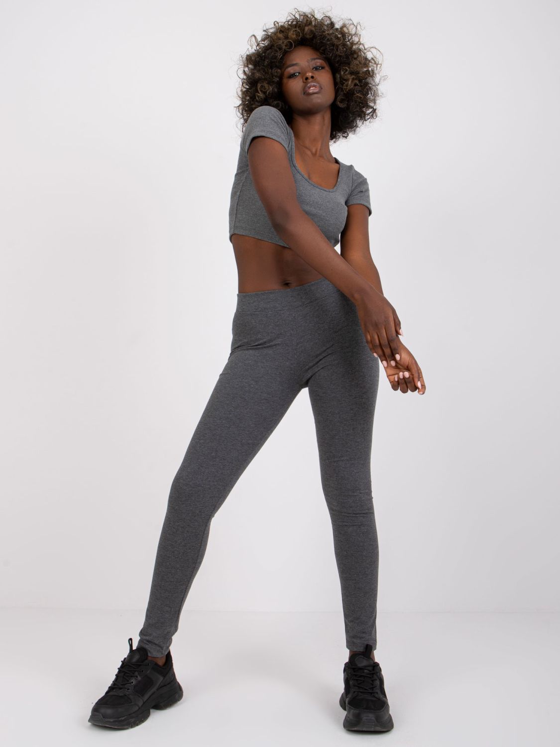 Stylowe legginsy z wysokim stanem