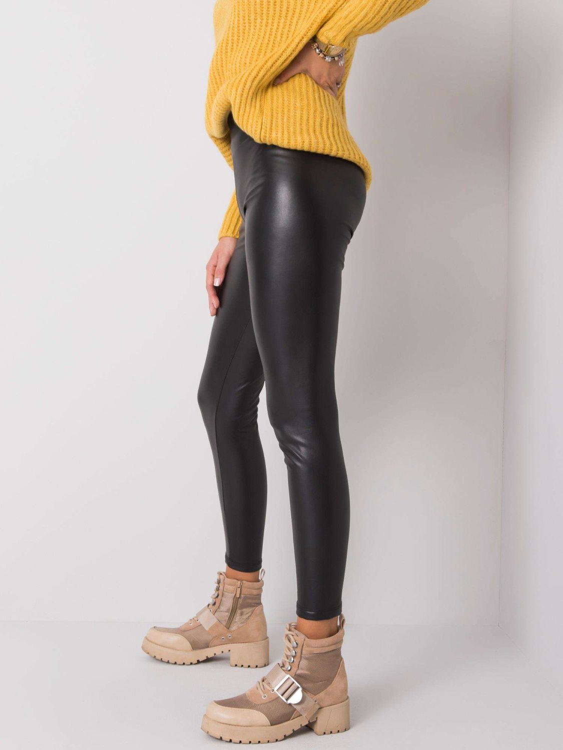 Czarne legginsy z eko skóry RUE PARIS