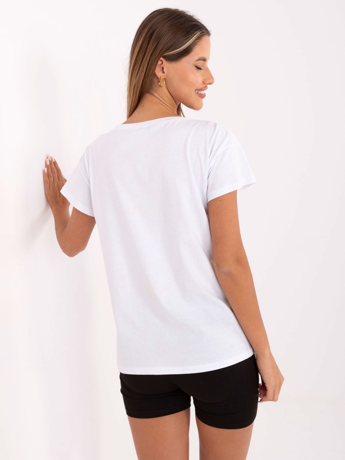 Białe t-shirt z napisem