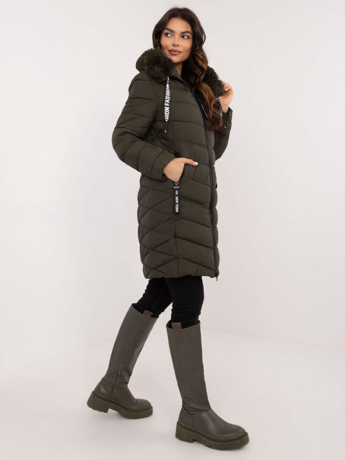 Wygodna khaki kurtka zimowa z kapturem