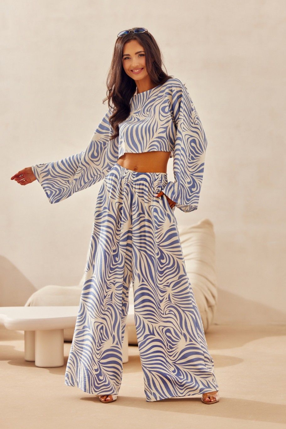 Bluzka crop z lnem Bianca – niebieska