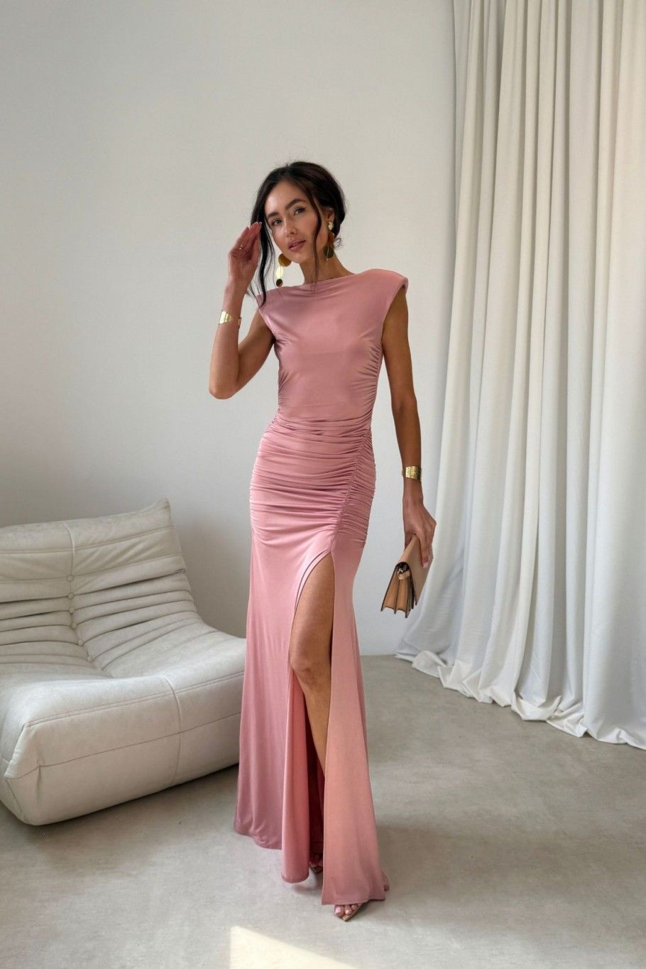 Aurelia – różowa maxi sukienka