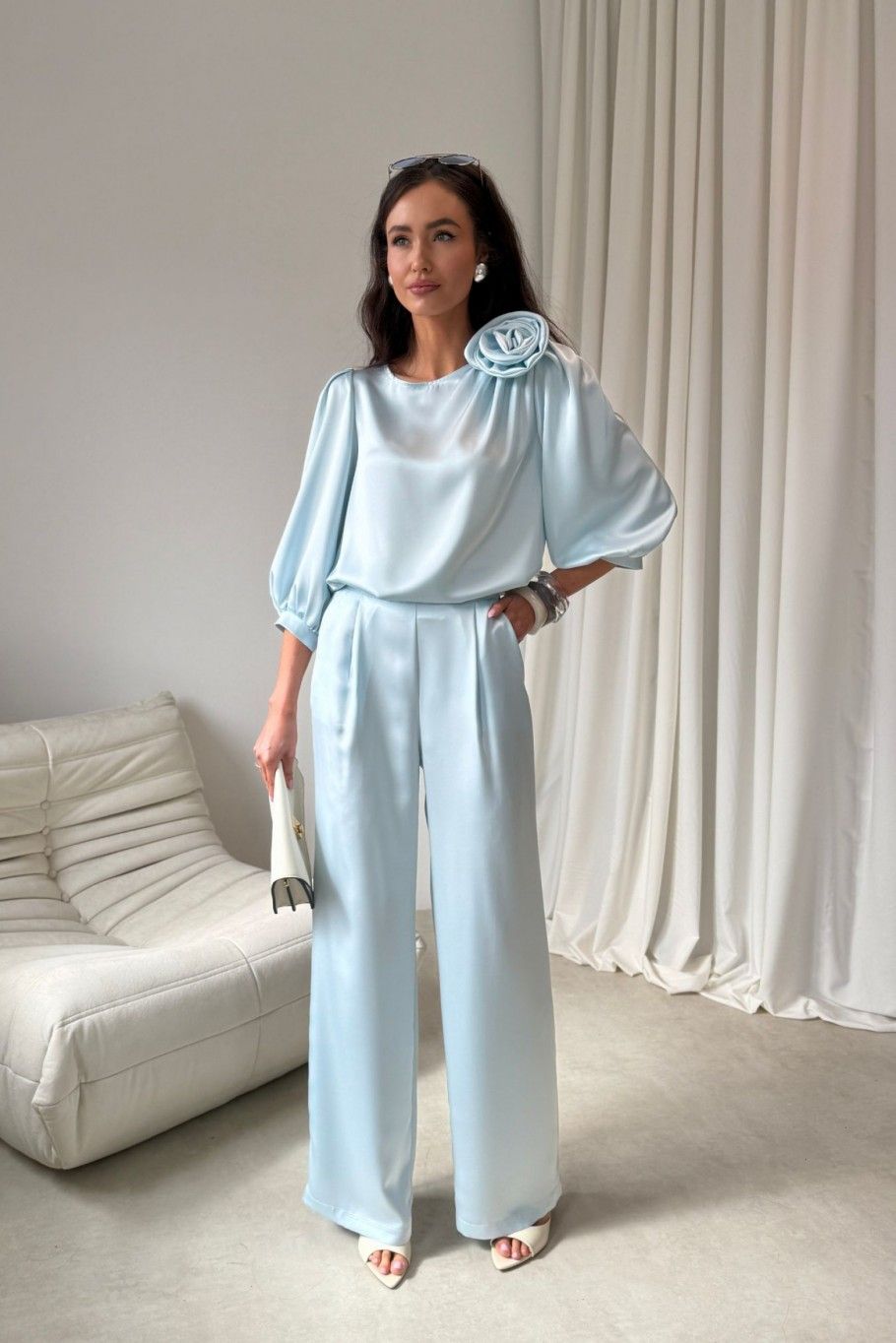 Spodnie w kolorze baby blue