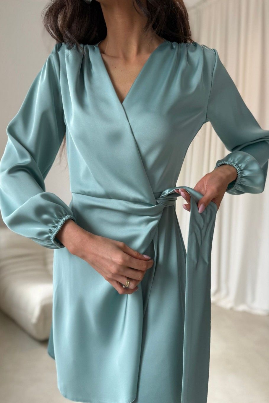 Catlin – miętowa mini sukienka