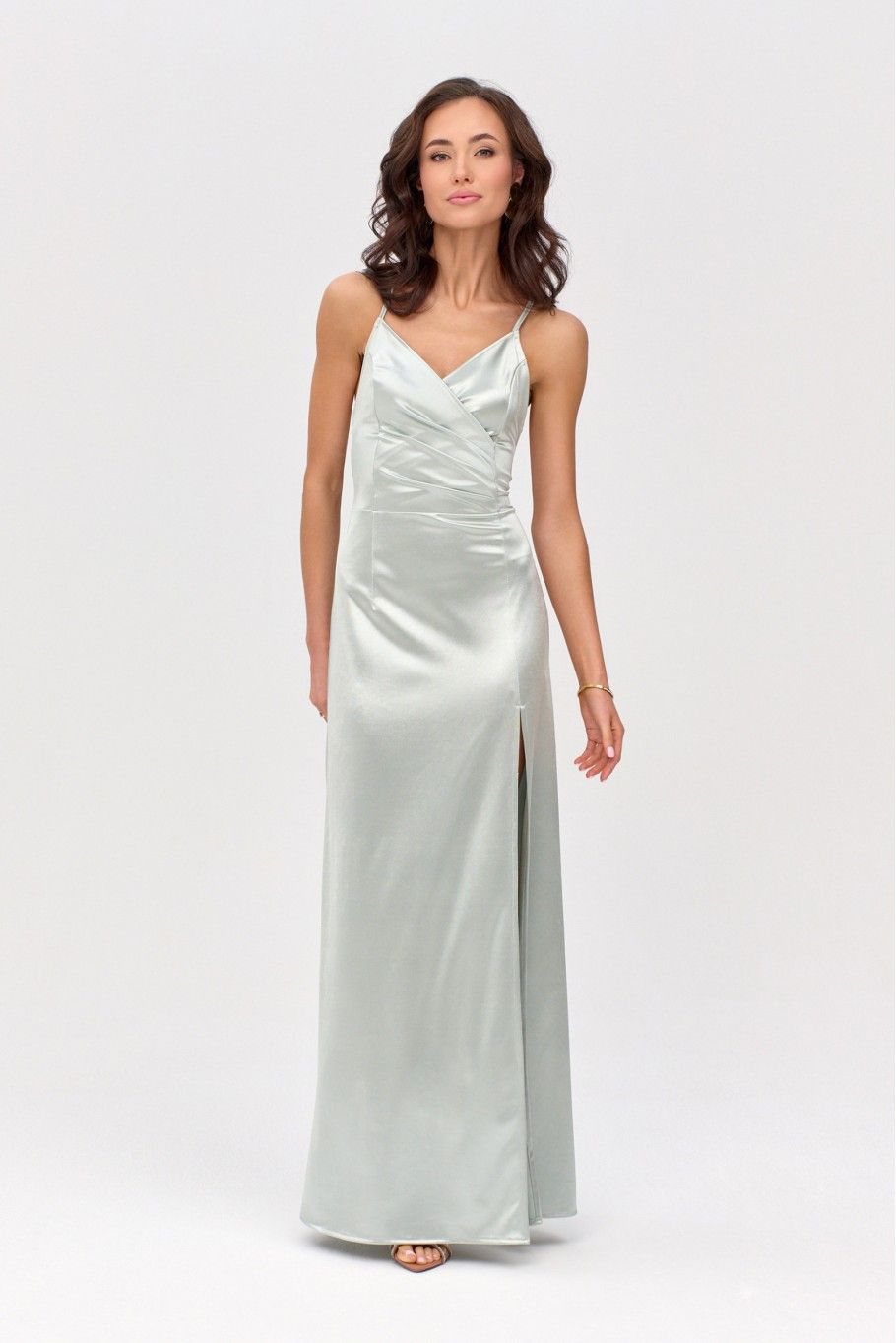Satynowa maxi sukienka z wiązaniem na plecach w kolorze miętowym