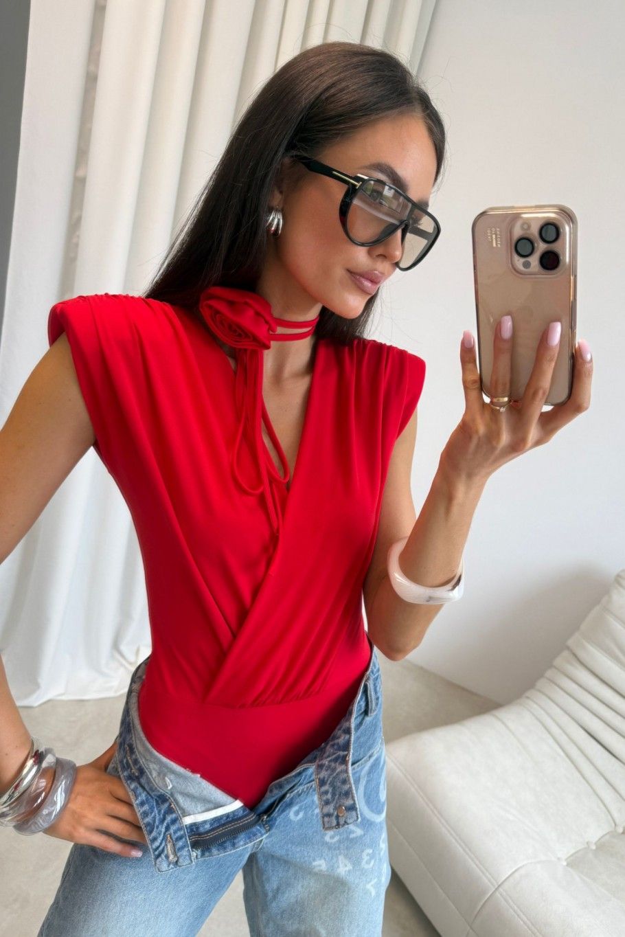 Czerwone body Solene z dekoracyjnym paskiem