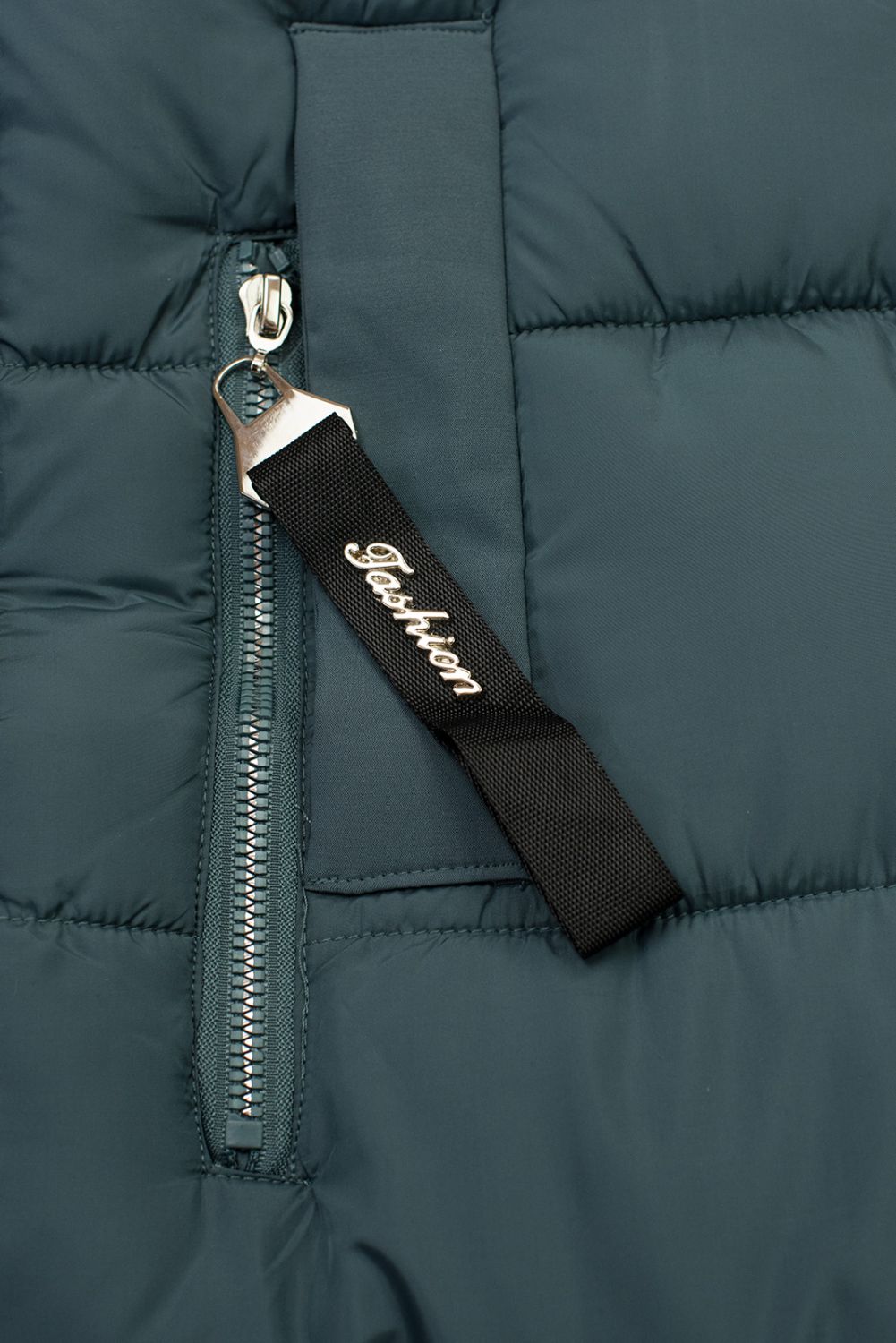 Szara długa kurtka zimowa z futerkiem