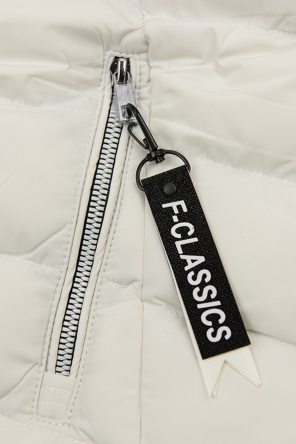 Biała kurtka na sezon jesień/zima