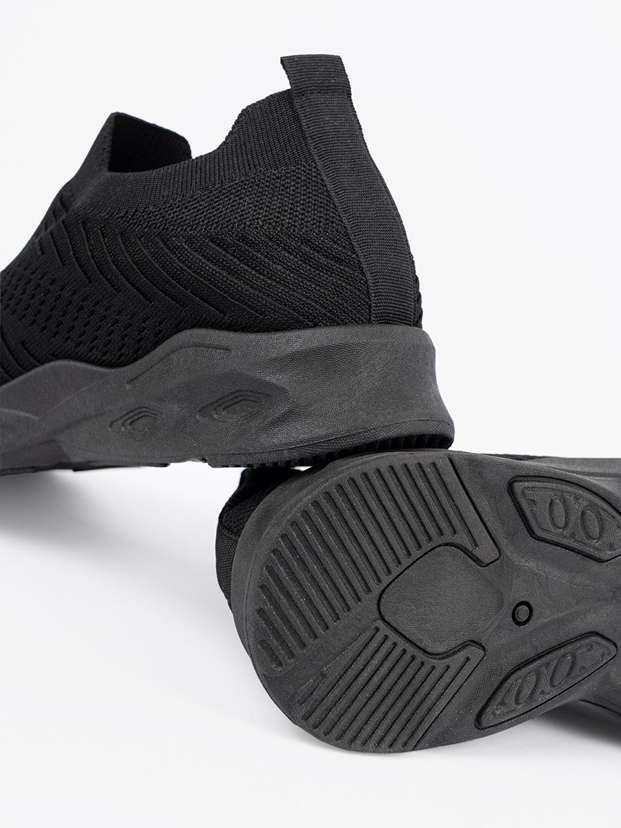 Czarne sneakersy LIBERO