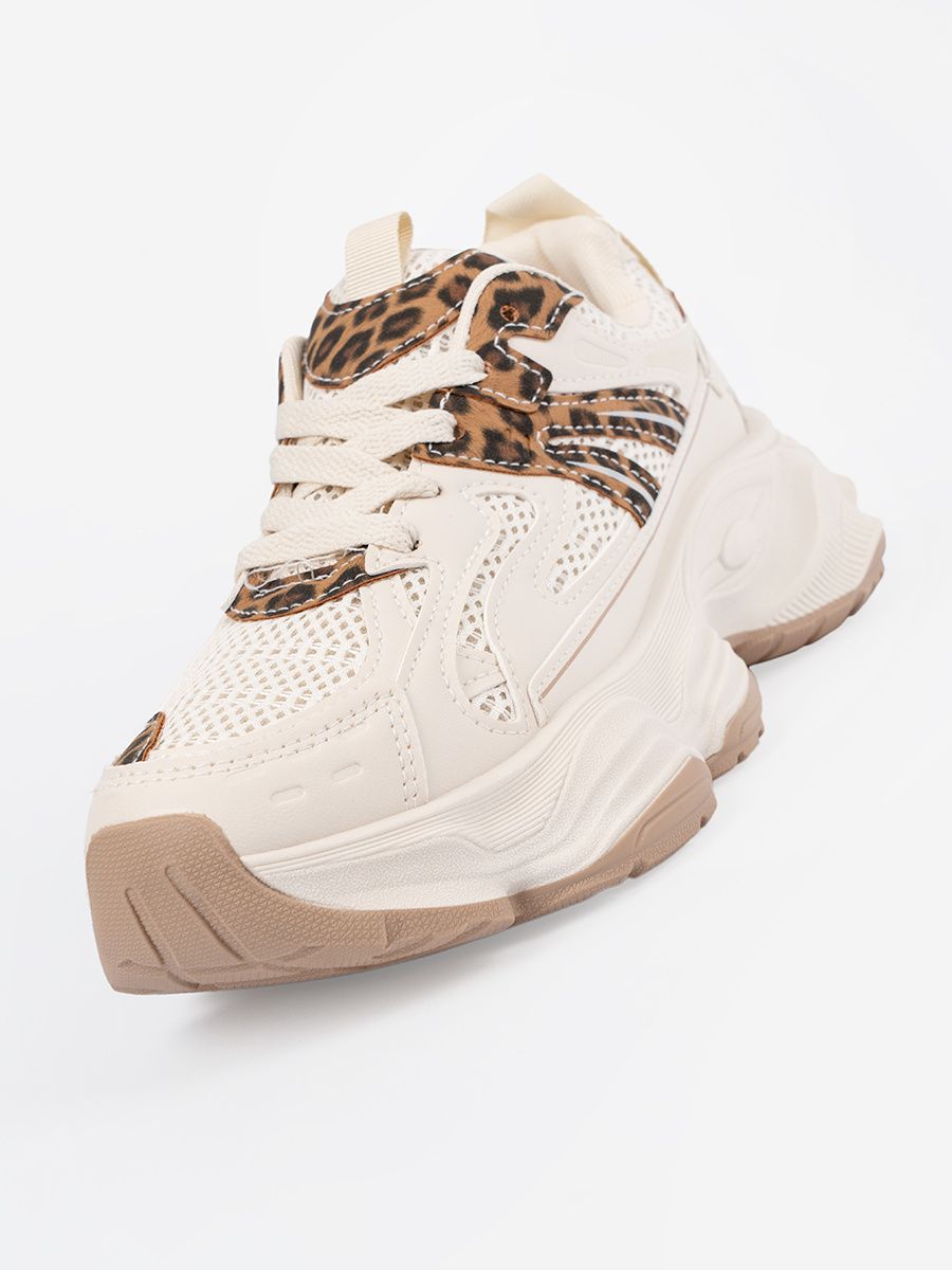 Sneakersy na grubej podeszwie w panterkę