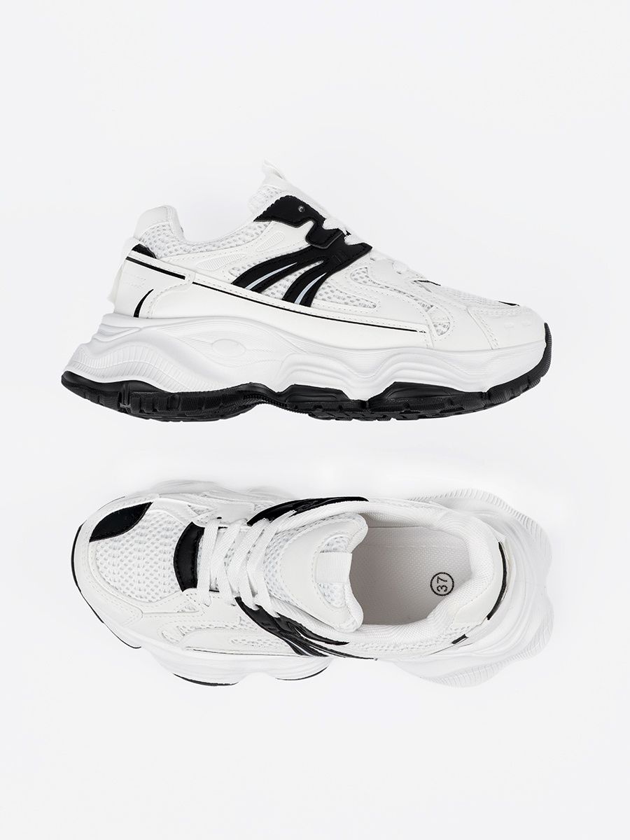 Sneakersy na grubej podeszwie białe