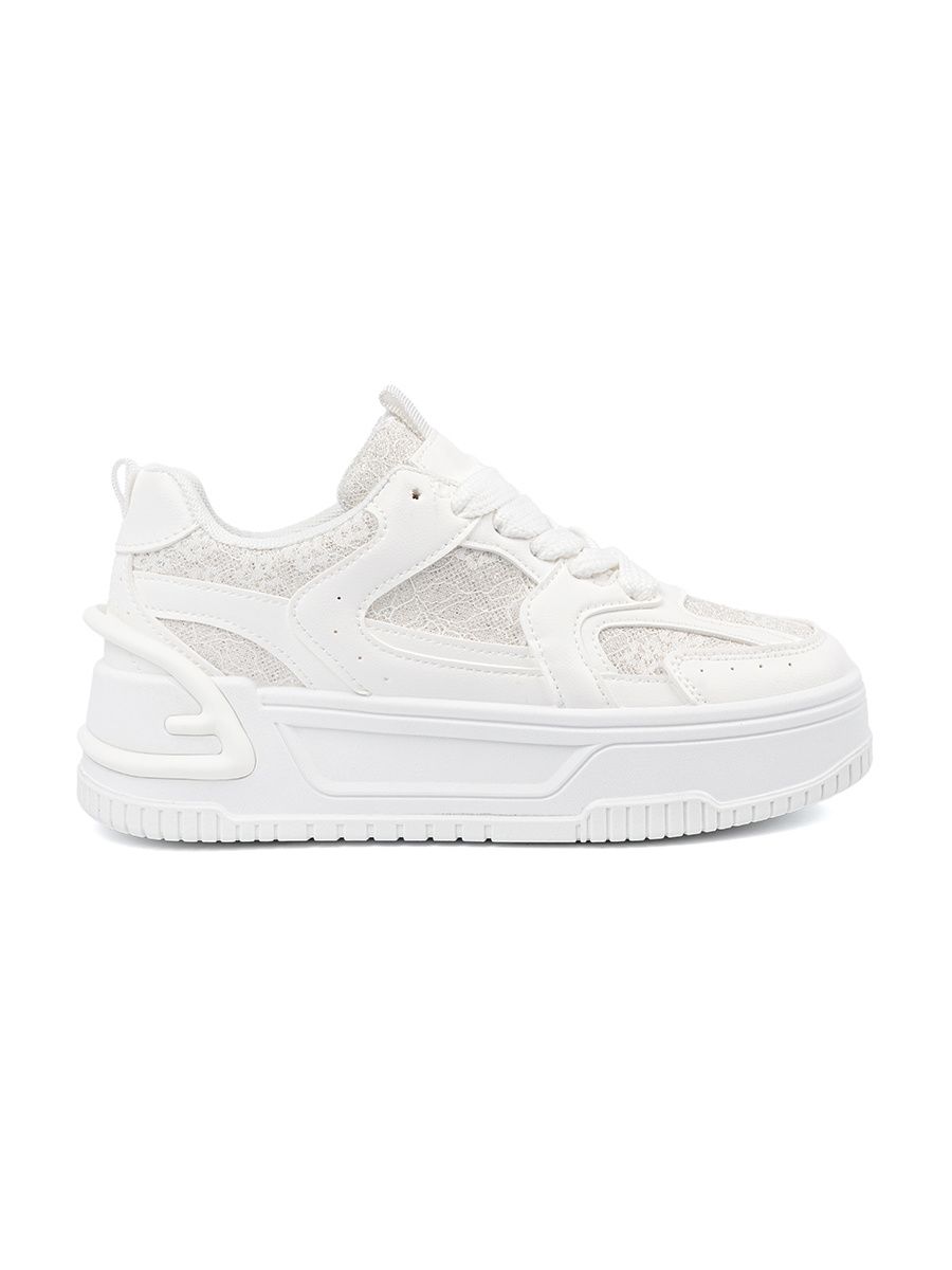 Białe sneakersy z koronką