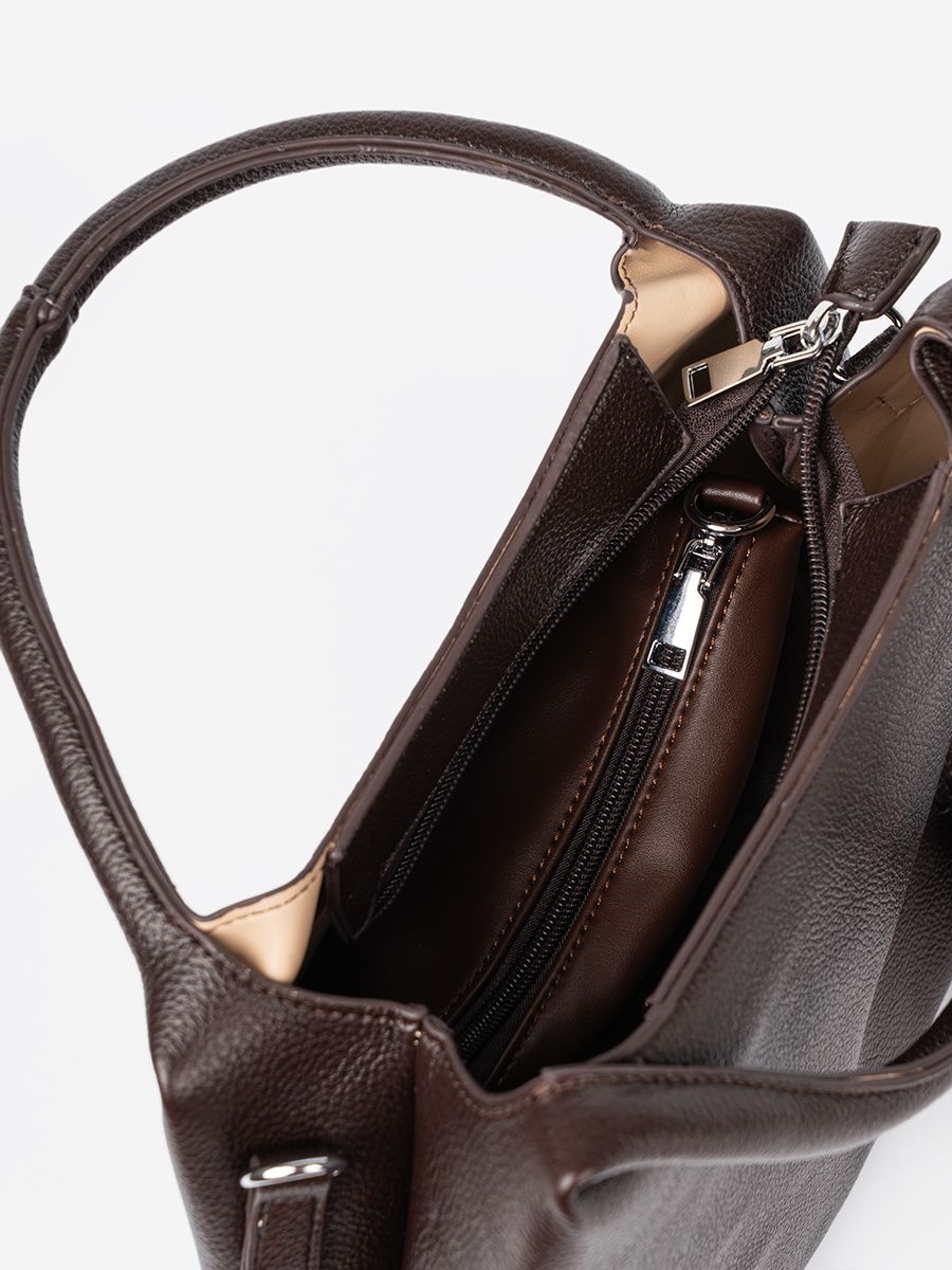 Elegancka brązowa torebka z kosmetyczką w środku