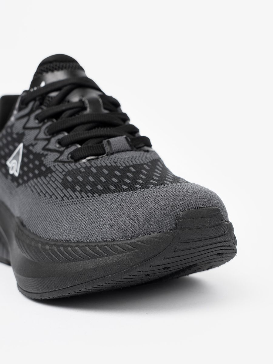 Lekkie czarne sneakersy z oddychającą cholewką McArthur