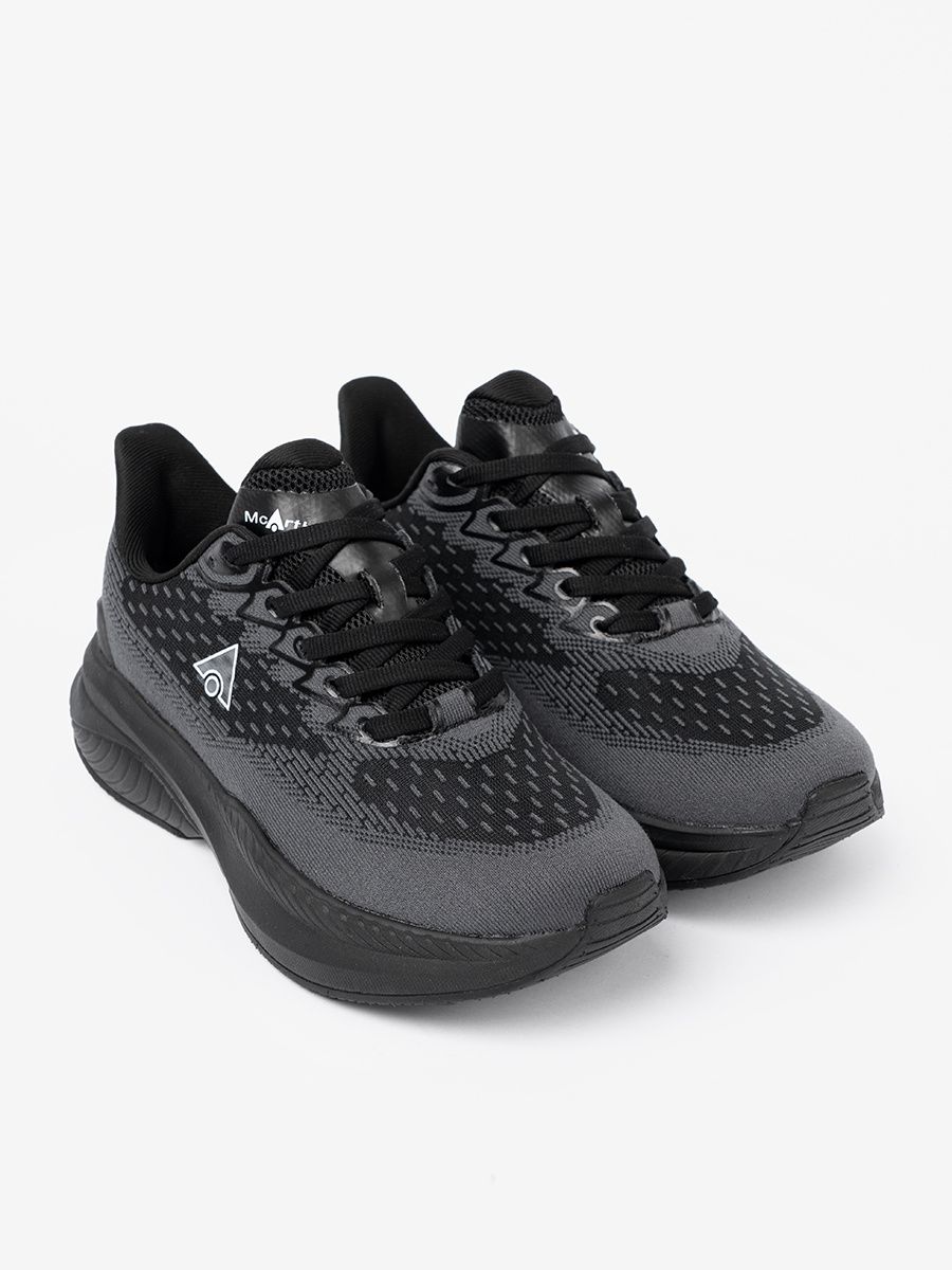Lekkie czarne sneakersy z oddychającą cholewką McArthur