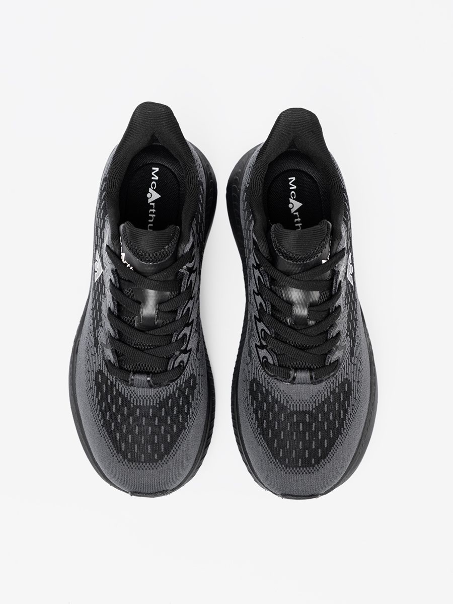 Lekkie czarne sneakersy z oddychającą cholewką McArthur