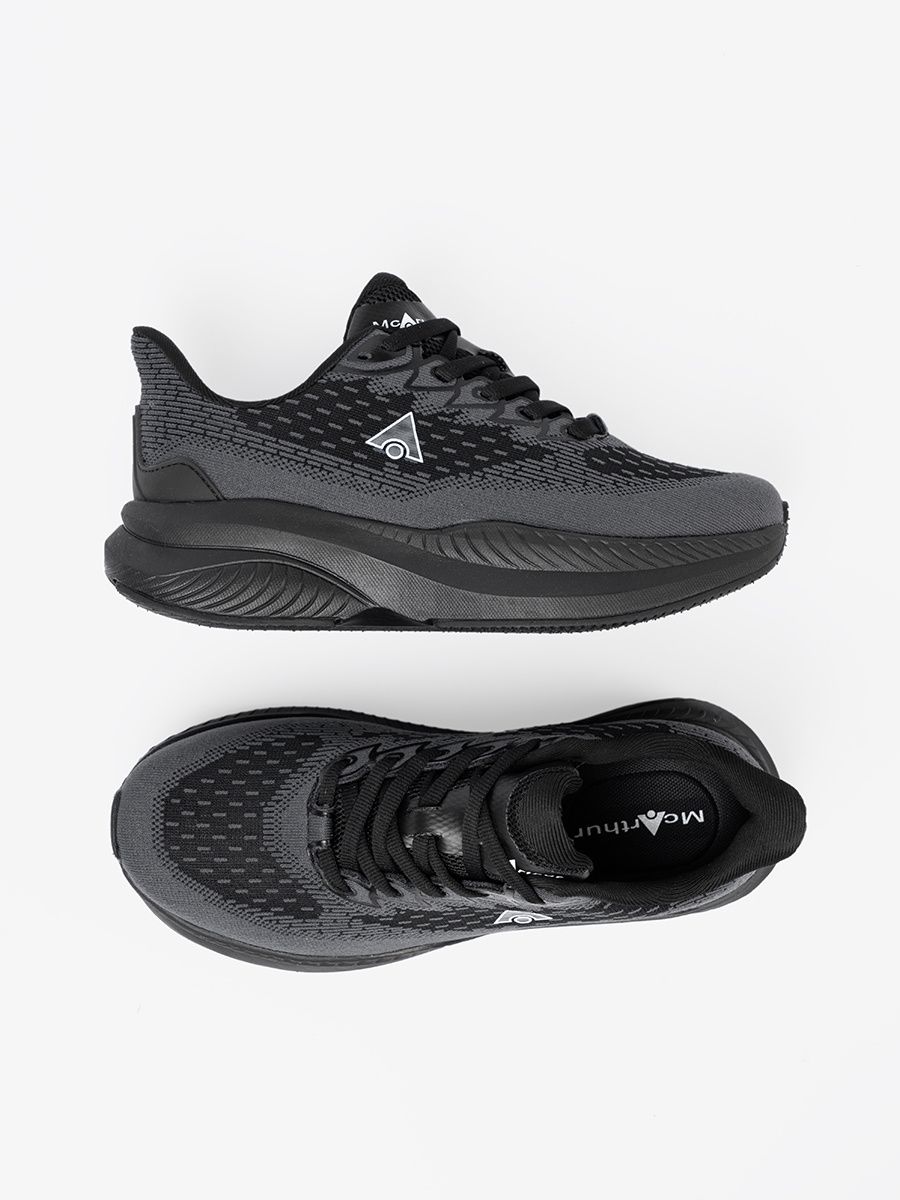 Lekkie czarne sneakersy z oddychającą cholewką McArthur
