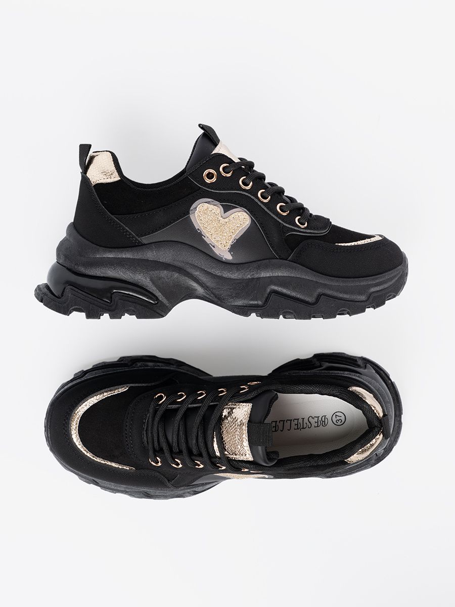 Czarne sneakersy z ozdobnym złotym sercem