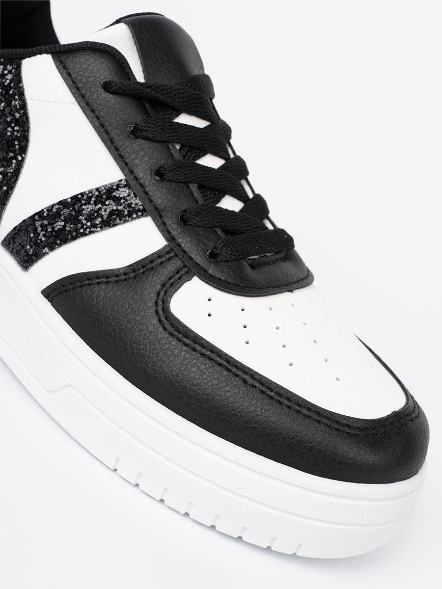 Stylowe czarno-białe sneakersy z brokatowymi wstawkami