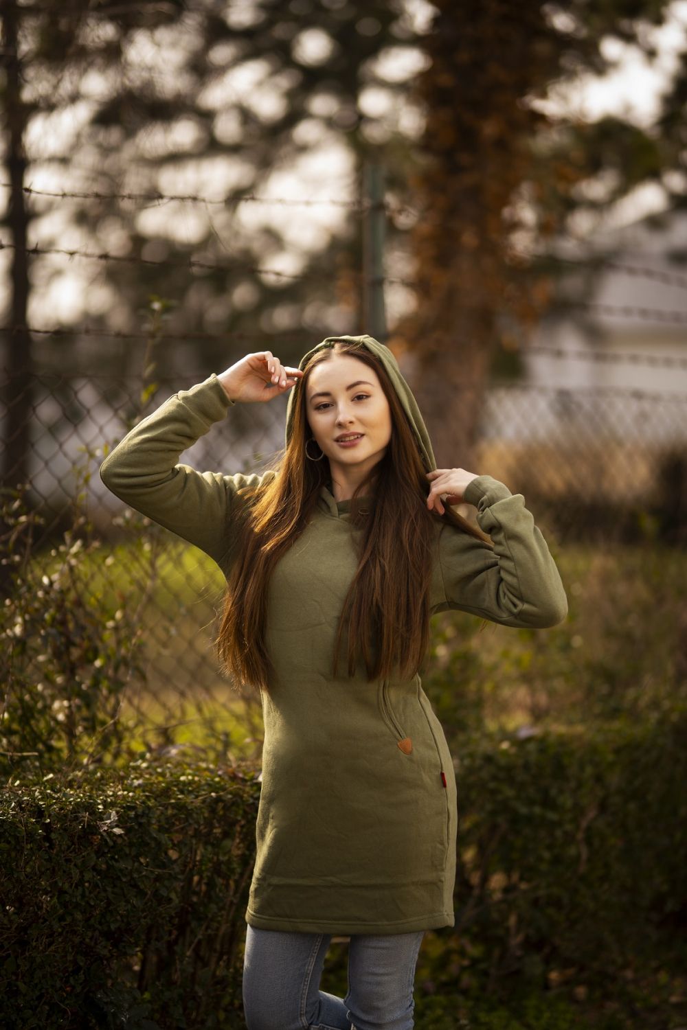 Czarna bluza w fasonie slim